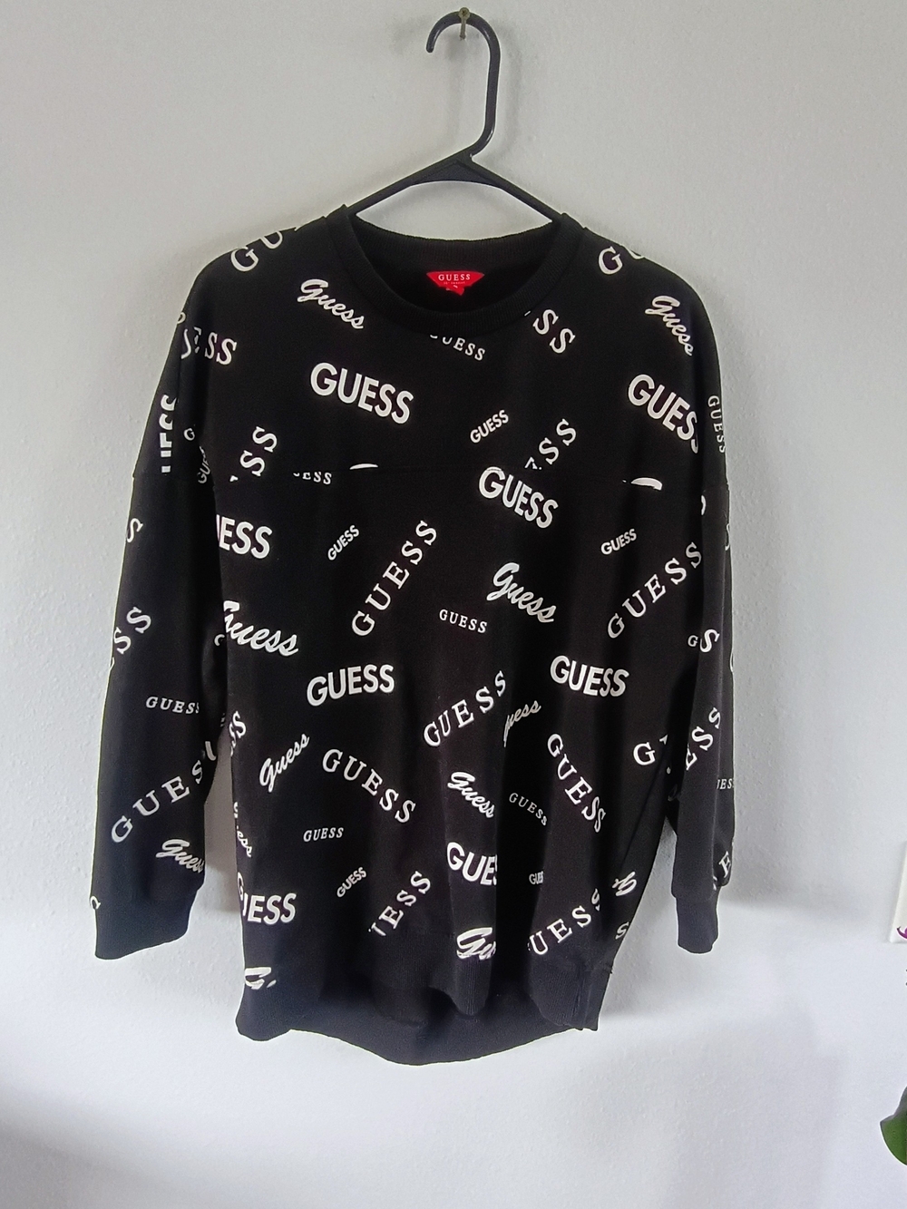 GUESS Los Angeles Black White Logo Print Sweatshirt Medium Y2K Pullover